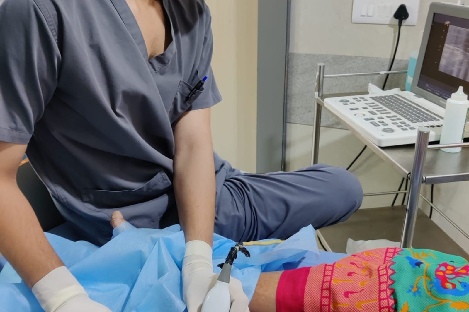 Dr Nachiket Kaneria: using ultrasound
